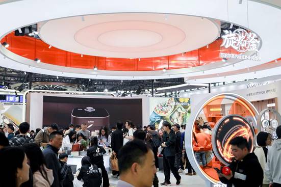 “邪修”出圈，装备升级：AWE2026厨房小家电定义厨房消费新范式(图1)